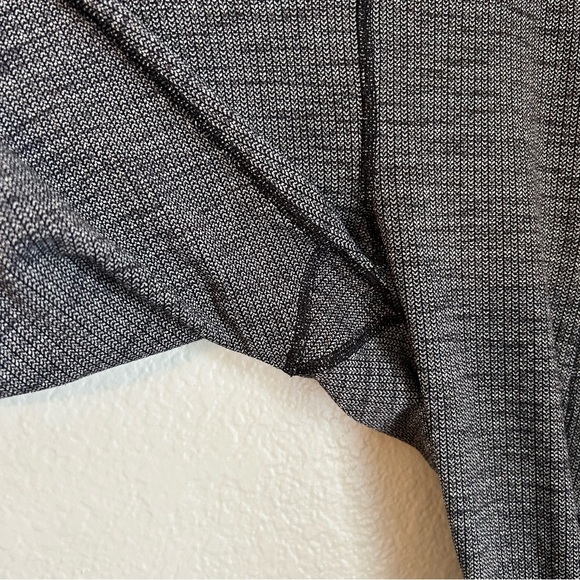Lululemon Speed Up Tight 28" Luon Variegated Knit Black Heathered Black, Size 6 - Picture 4 of 15